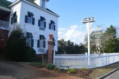 Roanoke Island Inn Entrance and Signage